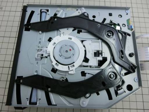 Новости - Разборка новой модели PlayStation 4 CUH-1200 показала много различий с CUH-1100 Новости - Разборка новой модели PlayStation 4 CUH-1200 показала много различий с CUH-1100